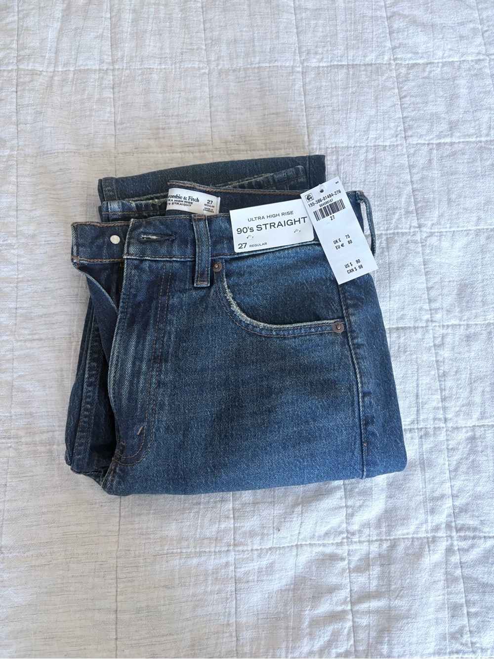 NWT Abercrombie Ultra High Rise 90s Straight Jeans 27R